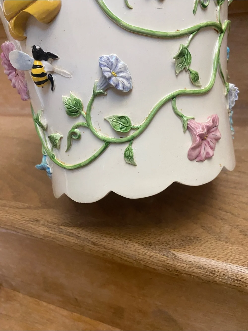 Vintage 3D Floral Bumble Bee Country Style Unique Wastebasket Trashcan Cottage